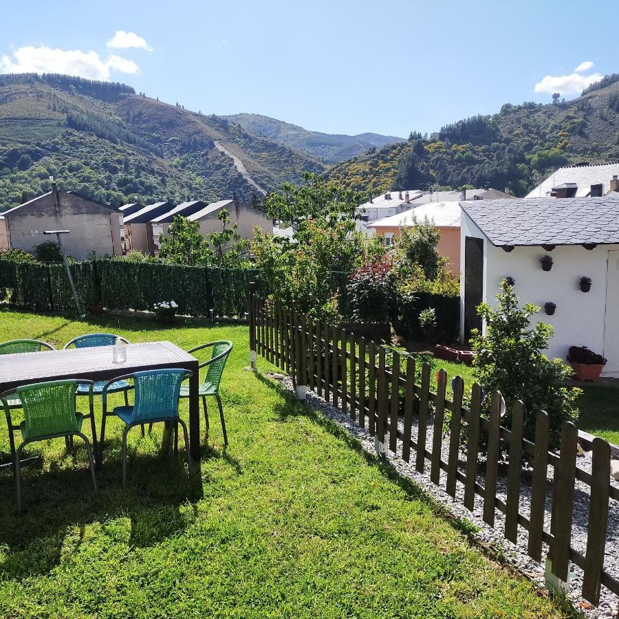 Albergue El Castillo บียาฟรันกา เดล เบียร์โซ ภายนอก รูปภาพ