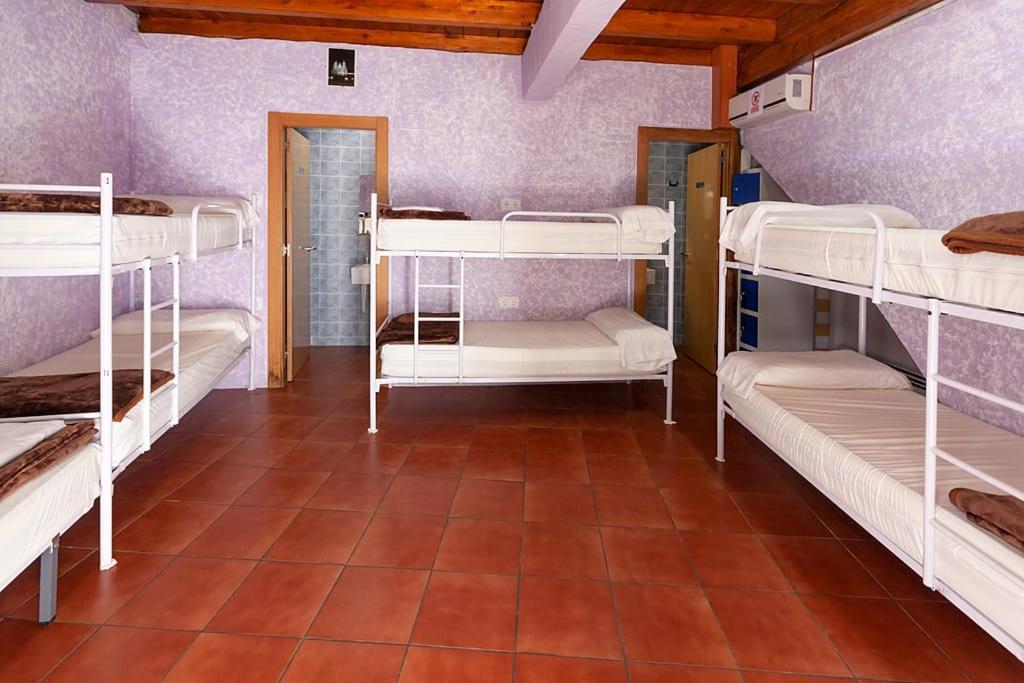 Albergue El Castillo บียาฟรันกา เดล เบียร์โซ ภายนอก รูปภาพ